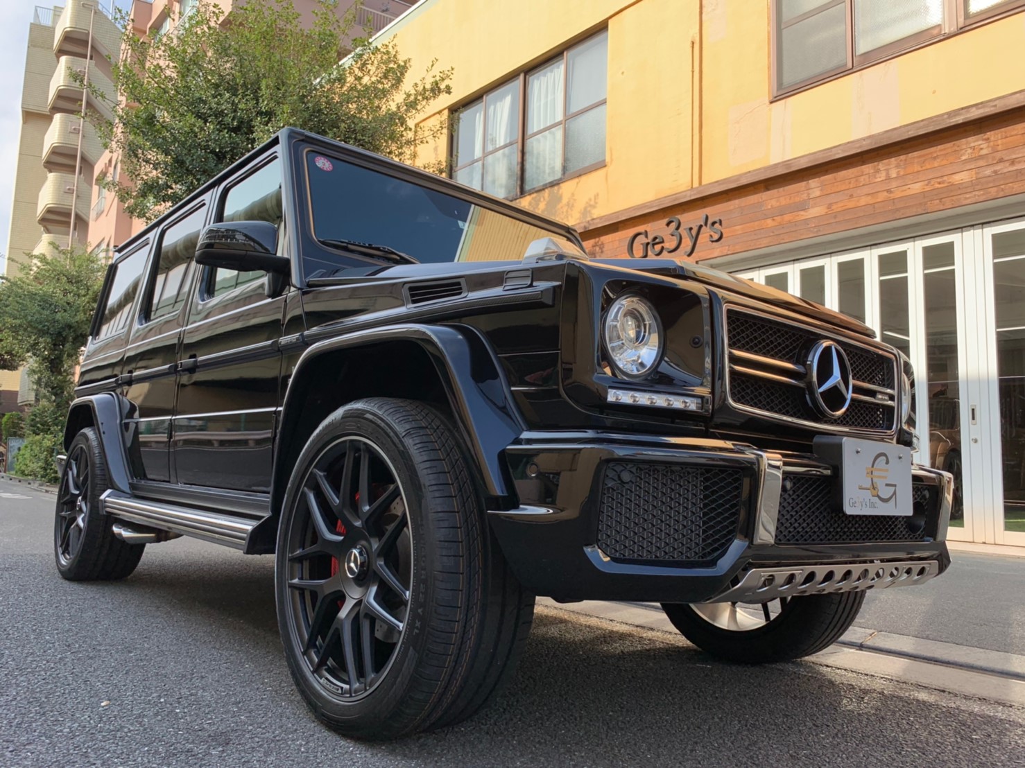 メルセデスＡＭＧ Ｇ６３の純正ＡＭＧ２０インチアルミホイールを現行