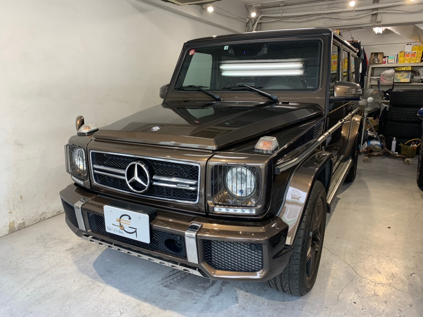 メルセデス ＡＭＧ Ｇ６３の摩耗してしまったブレーキパッドを