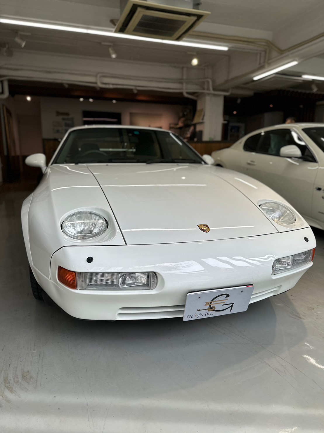 ポルシェ ９２８ＧＴＳの純正ブレーキパッドをディクセル製低ダスト