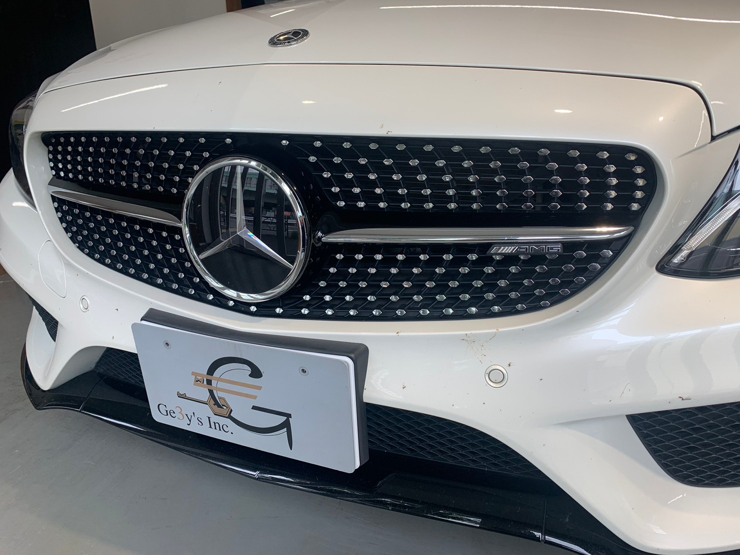 メルセデスAMG C43のフロントグリルをパナメリカーナスタイル メルセデスAMG C43のフロントグリルをパナメリカーナスタイル